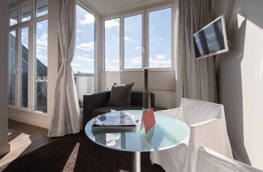 THE NEW YORKER HOTEL COLOGNE 34/74