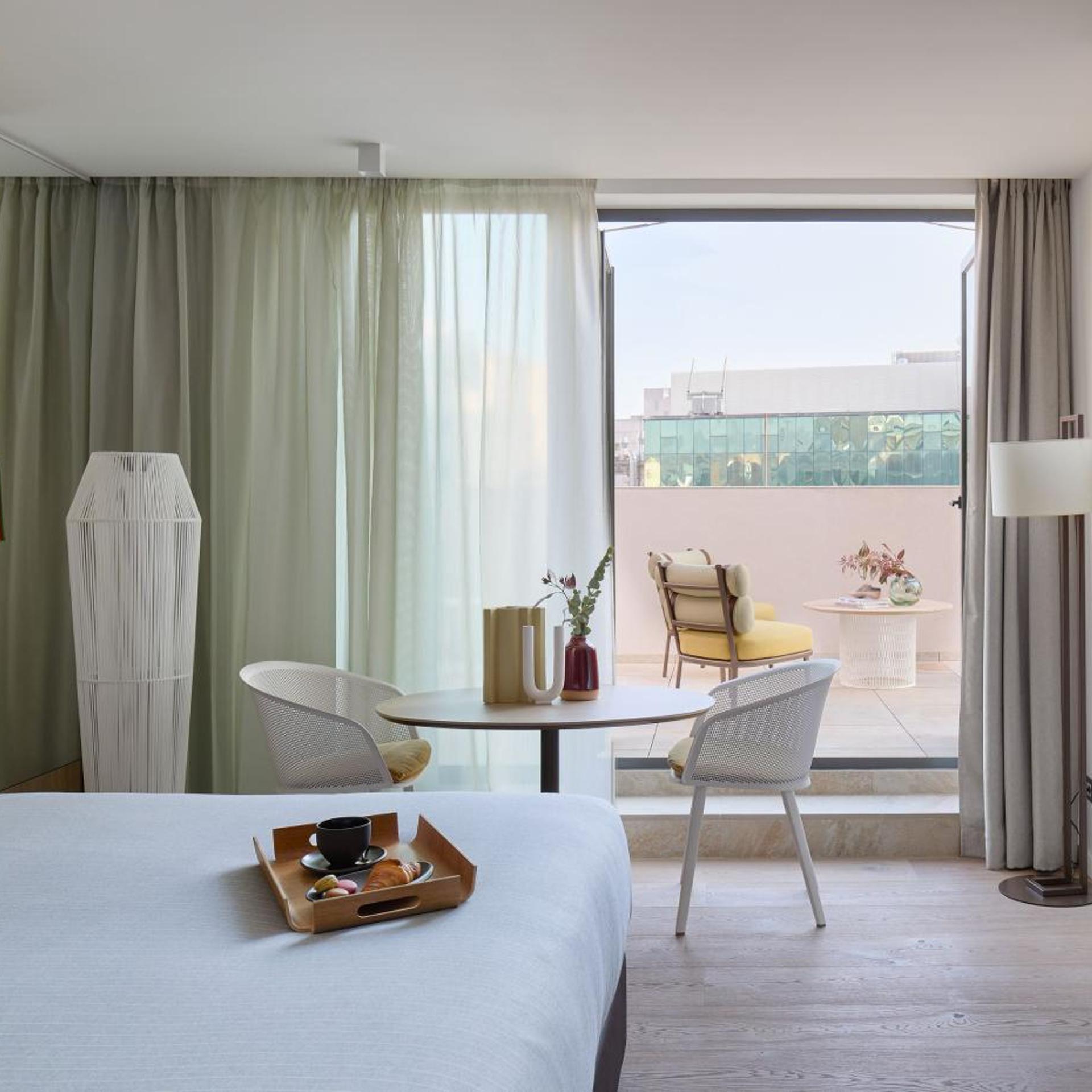 Me, Superior, Single Bed, City View, Terrace