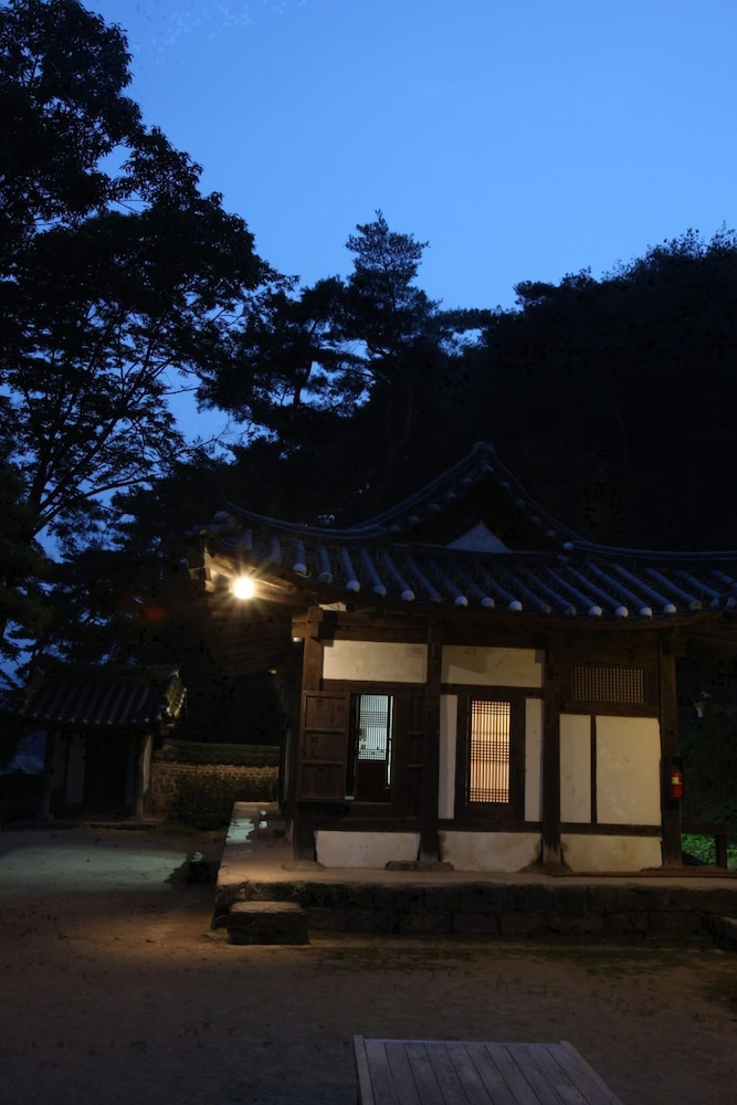 Okyeon Pavilion 3/50