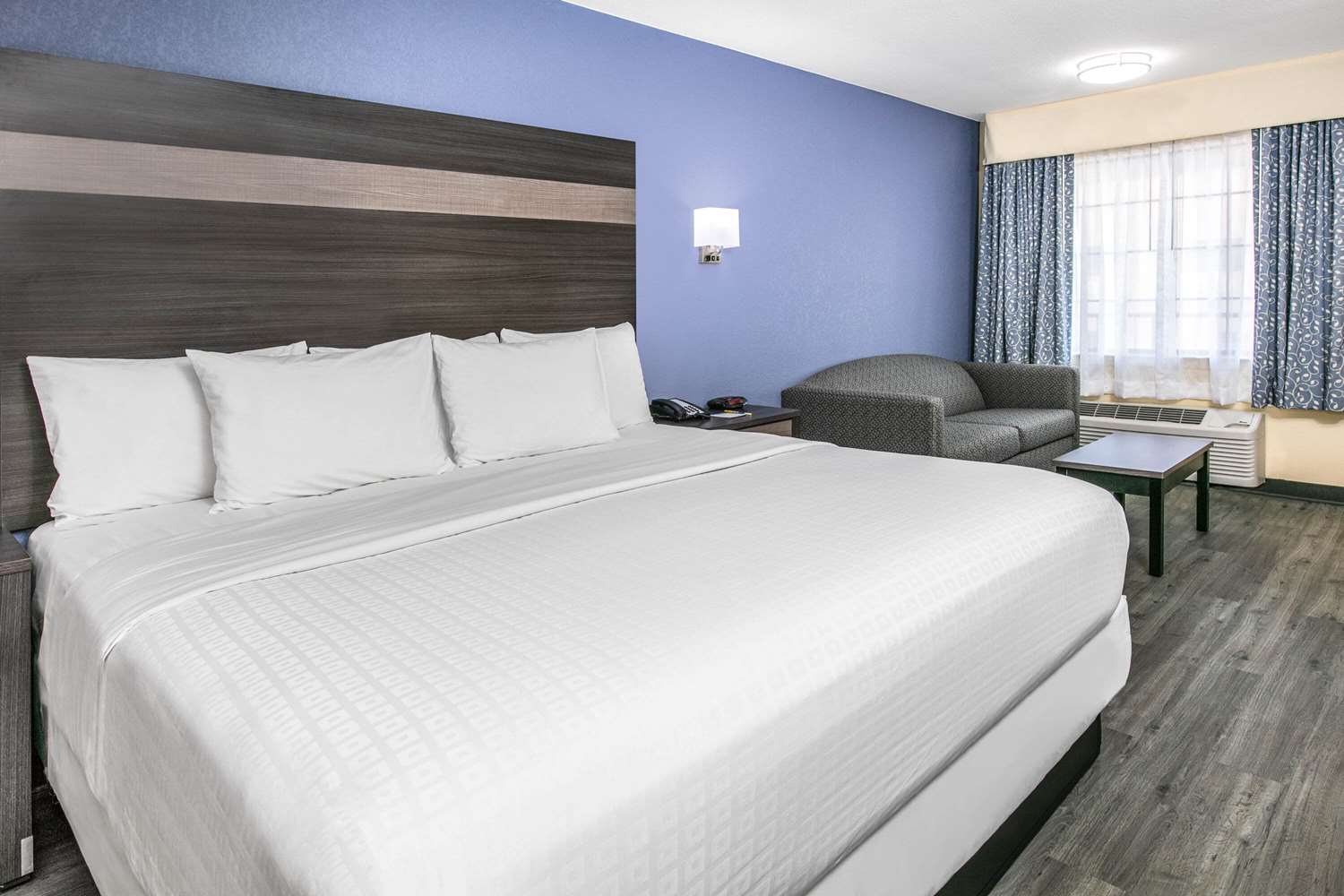 Days Inn by Wyndham Waco 7/27