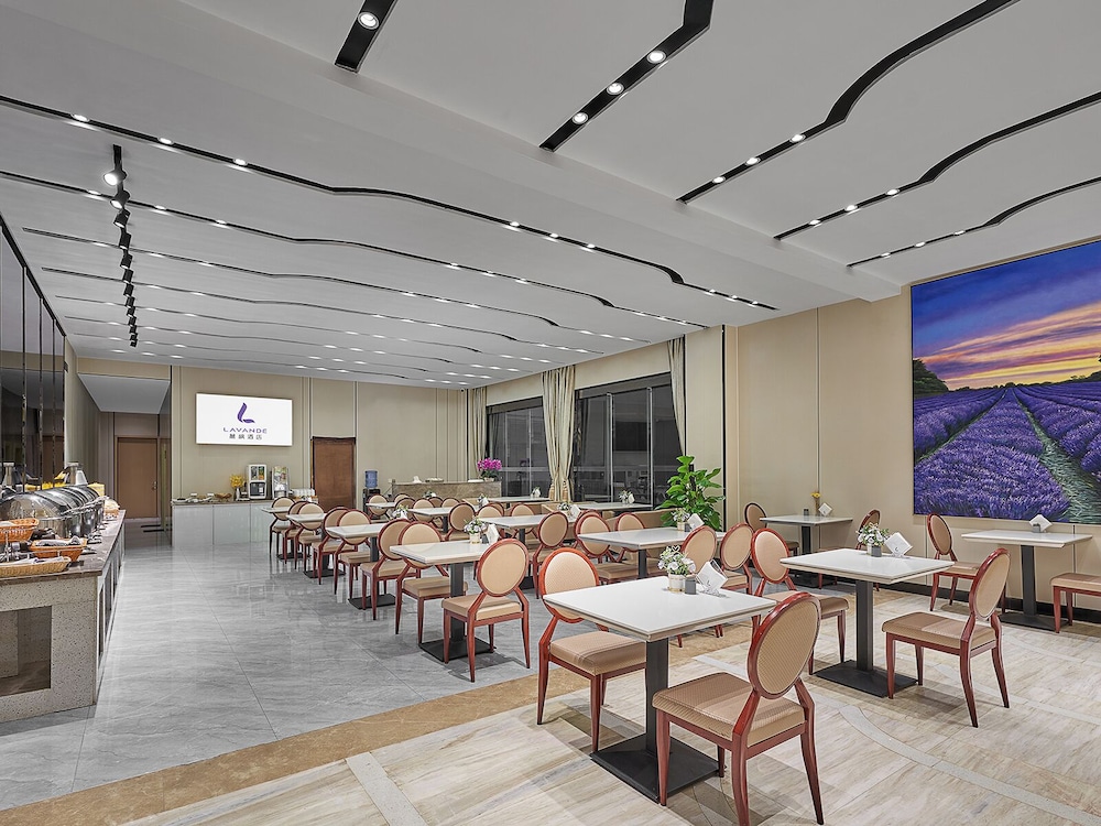 Lavande Hotel Baiyun International Airport Branch 30/51
