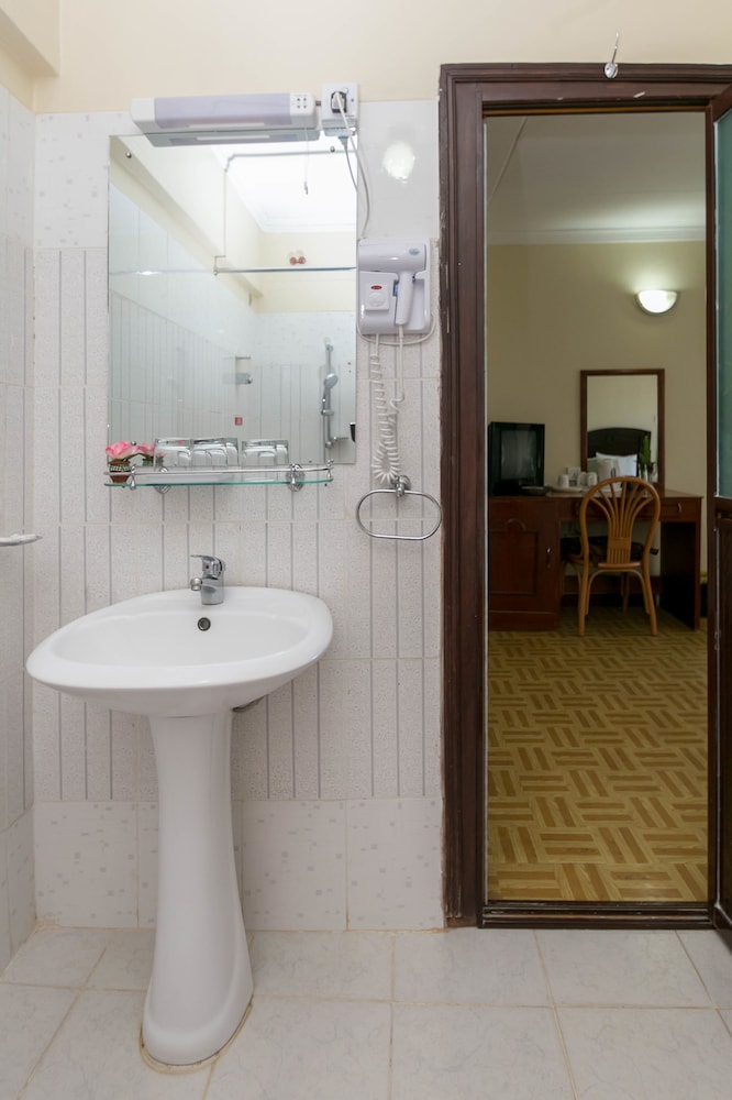 Fahari Gardens Hotel 45/50