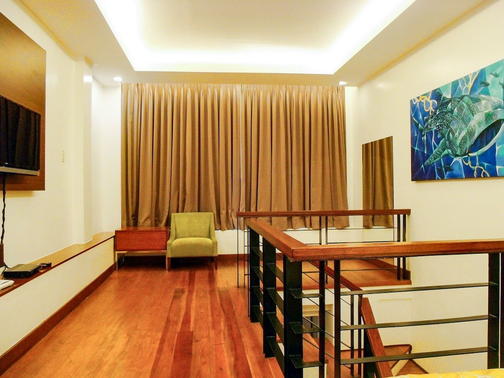 Harvest Hotel 47/68