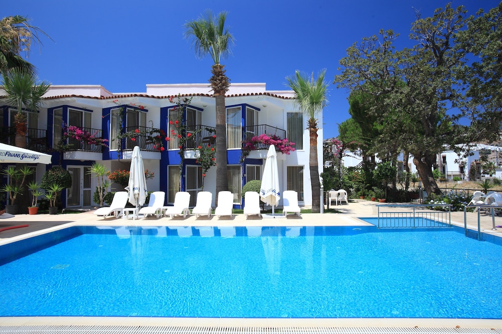 Catamaran Hotel 50/55