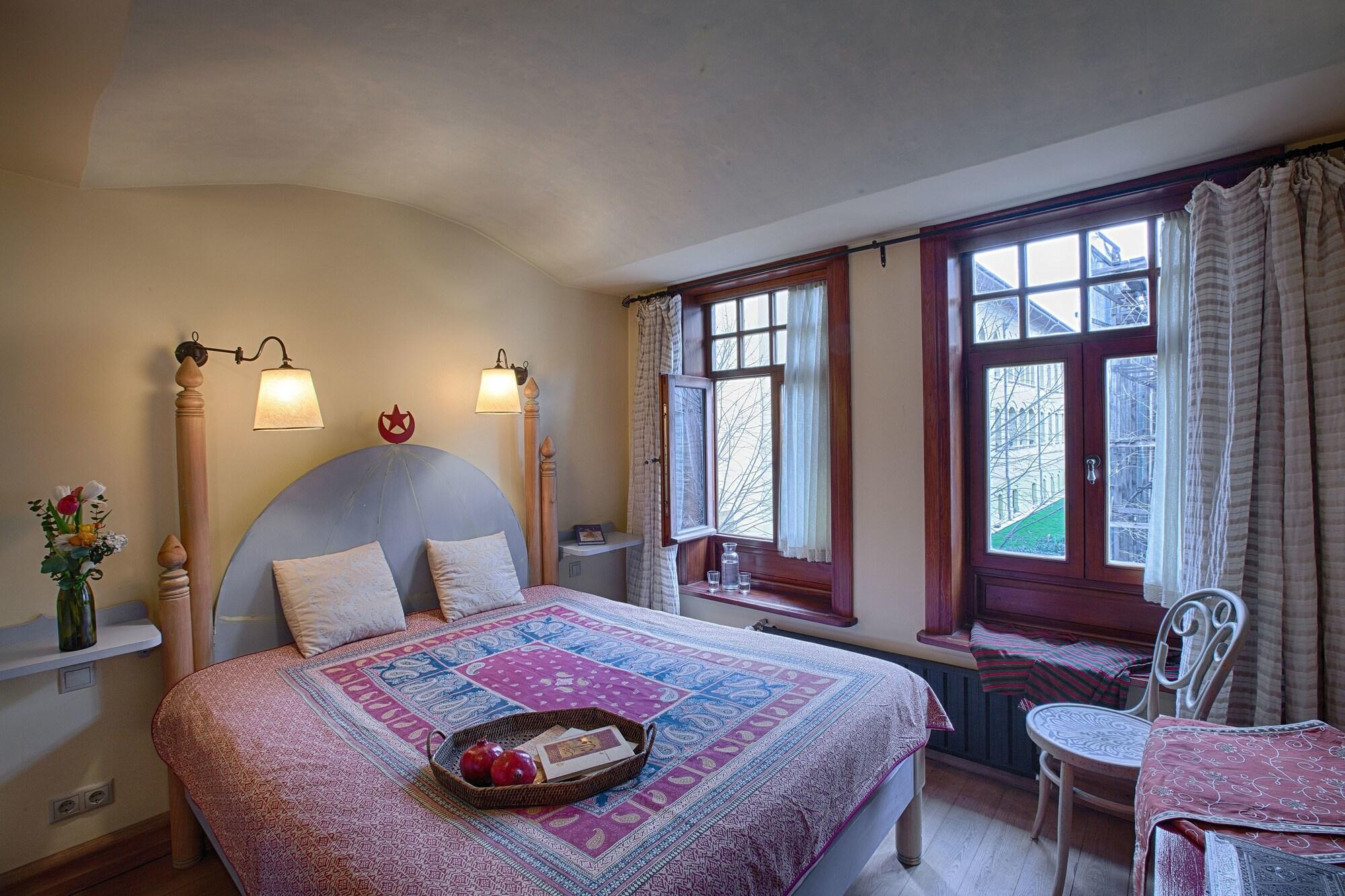 Hotel Empress Zoe 17/100