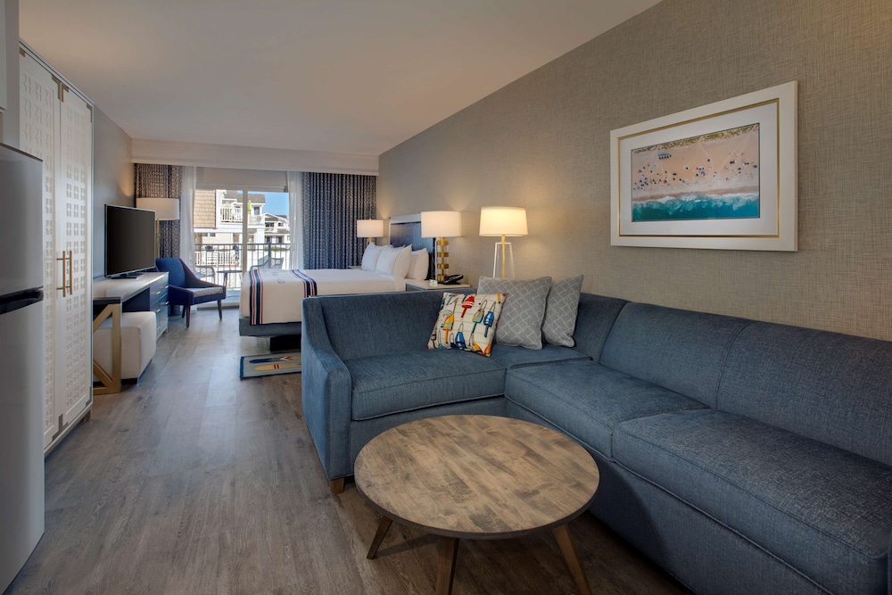 Fenwick Shores, Tapestry Collection by Hilton 35/57