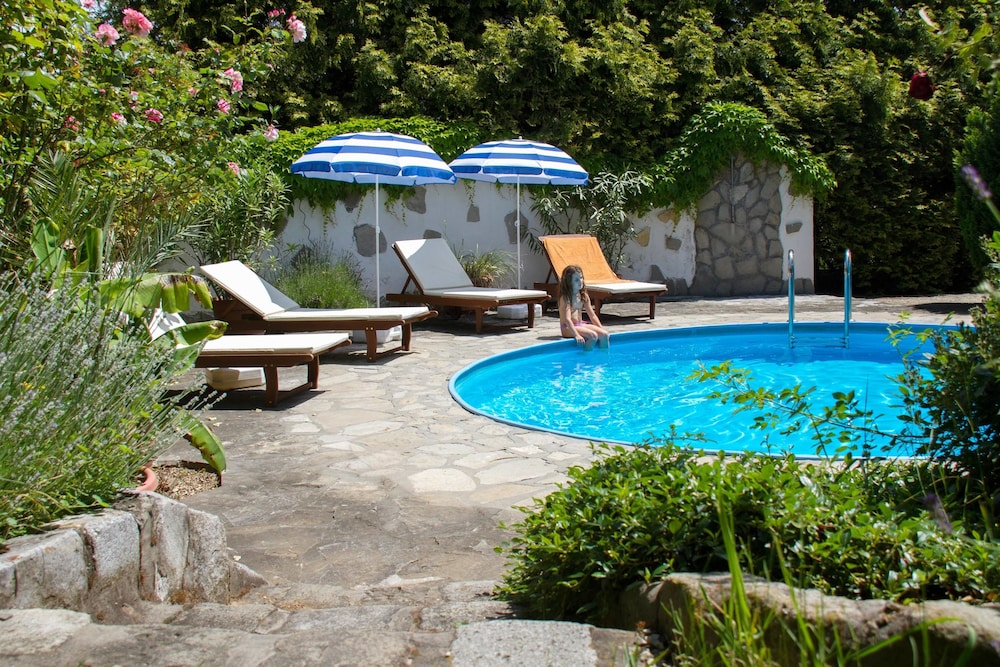 Albergo Giardino 39/50