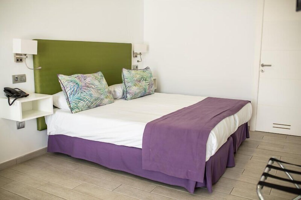 Premium, Studio, Twin Beds, Terrace