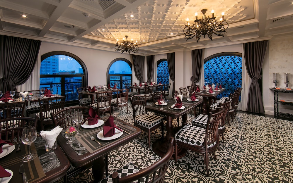 Canary Hanoi Hotel 38/43