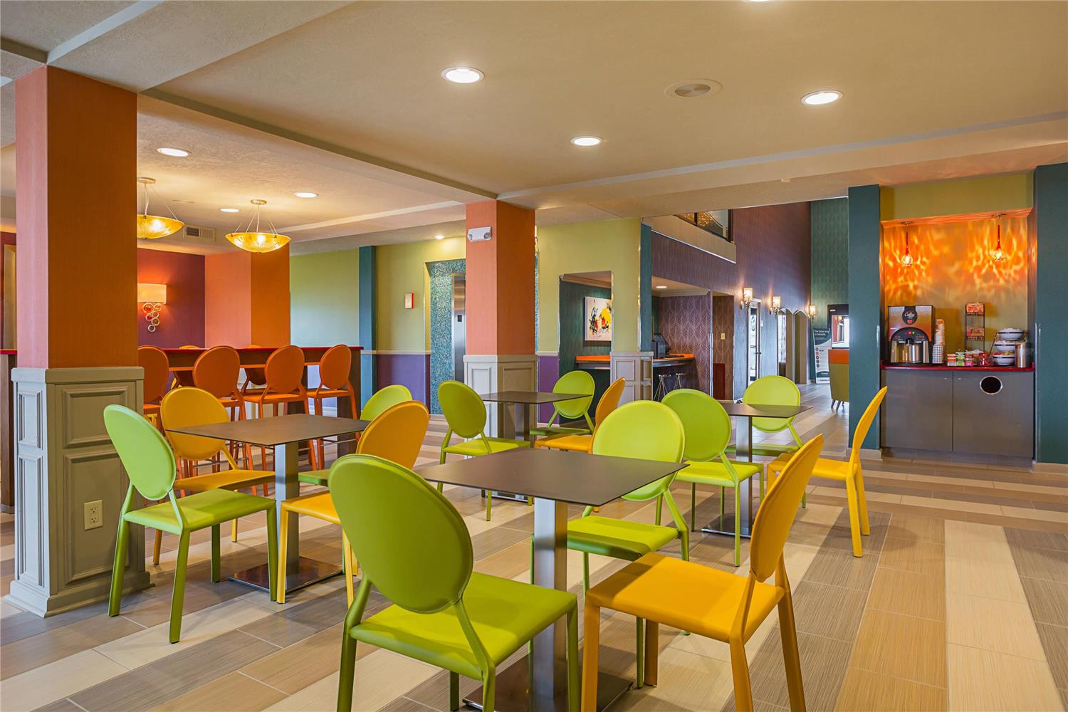 Clarion Inn & Suites Evansville Eastland Area 21/29