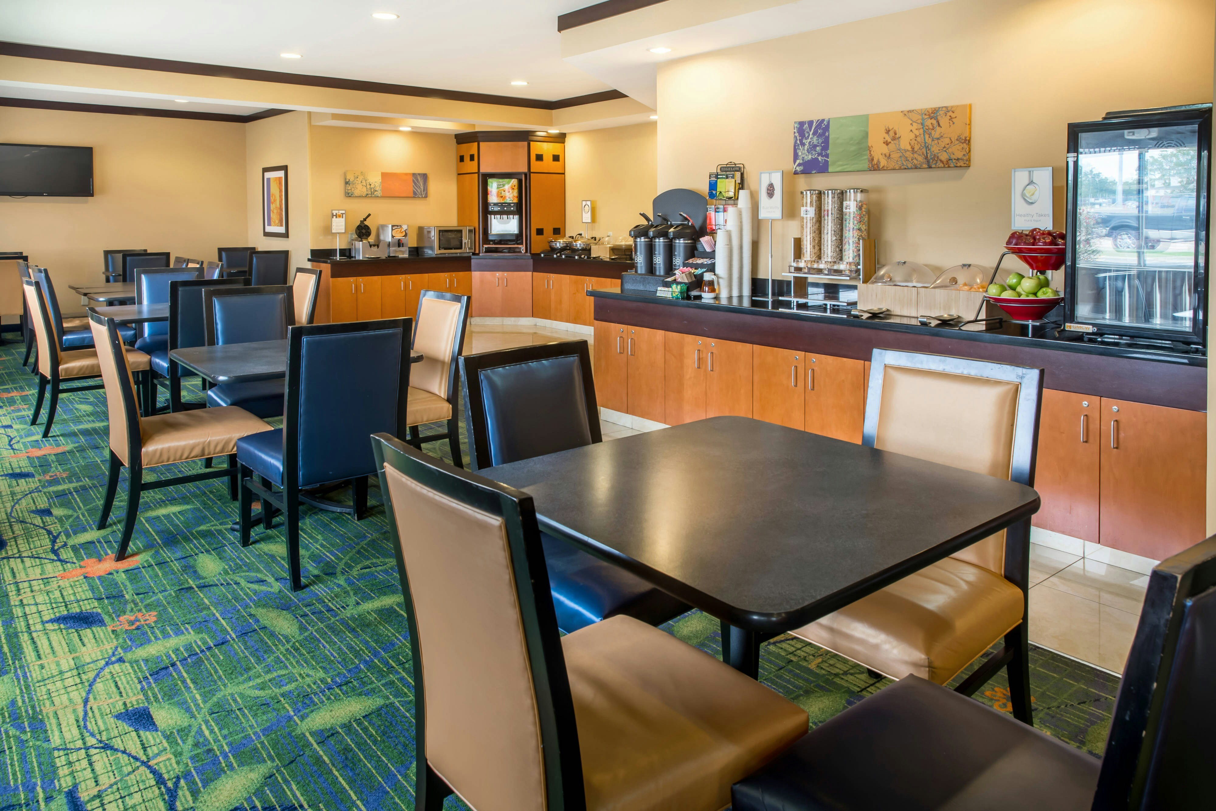 Fairfield Inn Suites By Marriott Canton 13/15