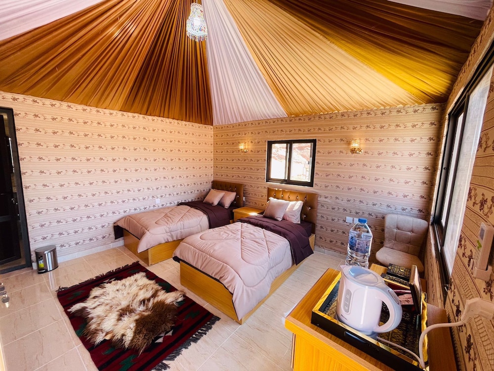 Desert Moon Camp 6/50