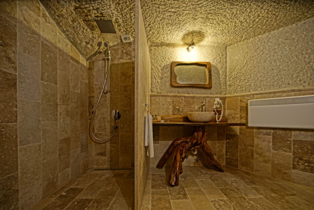 Apex Cave Hotel 31/61
