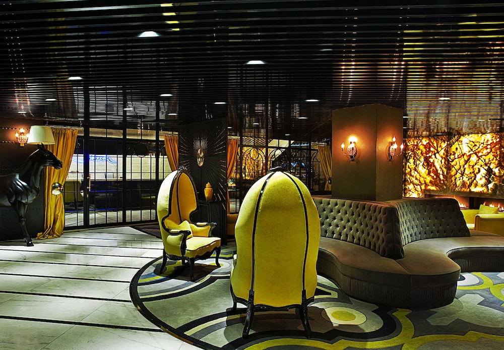 Sura Design Hotel & Suites 58/68