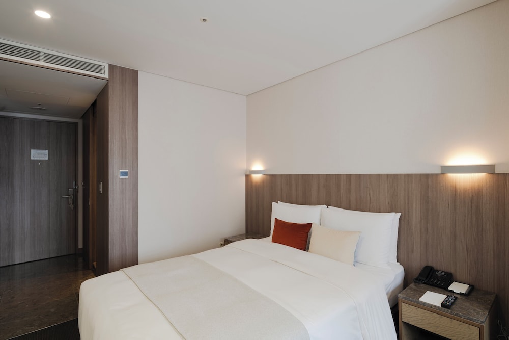 Amid Hotel Seoul 13/65