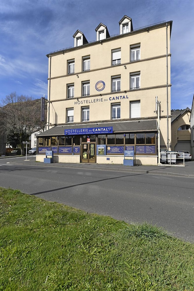 Hostellerie du Cantal 2/15