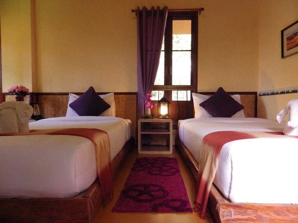 PURA VIDA PAI RESORT 11/65