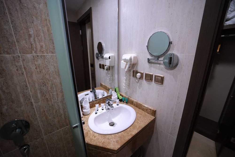 Al Ebaa Hotel 31/32