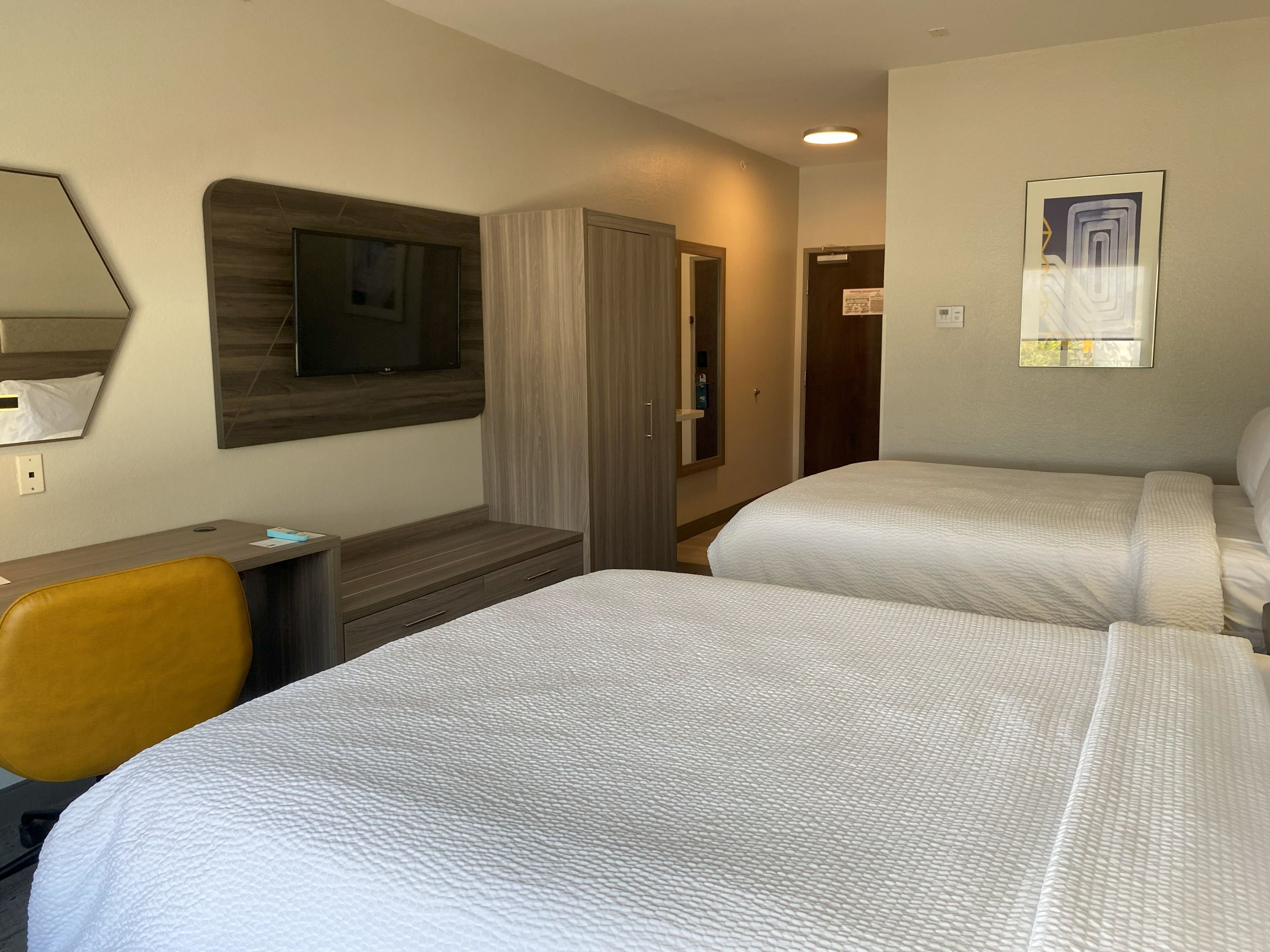 Holiday Inn Express Suites San Antonio Se By At T Center 30/73