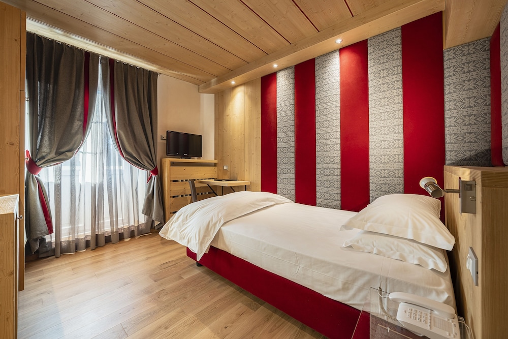 PARC HOTEL VICTORIA CORTINA 8/58
