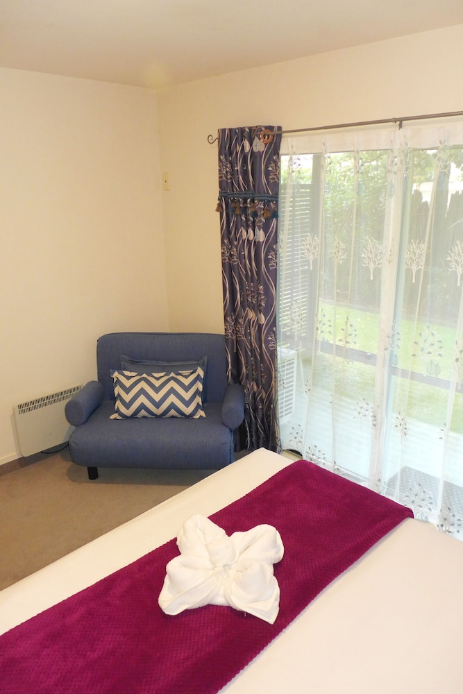 Brylin Motel 39/58