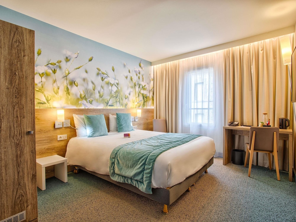 Classic, Double Bed, Accessible