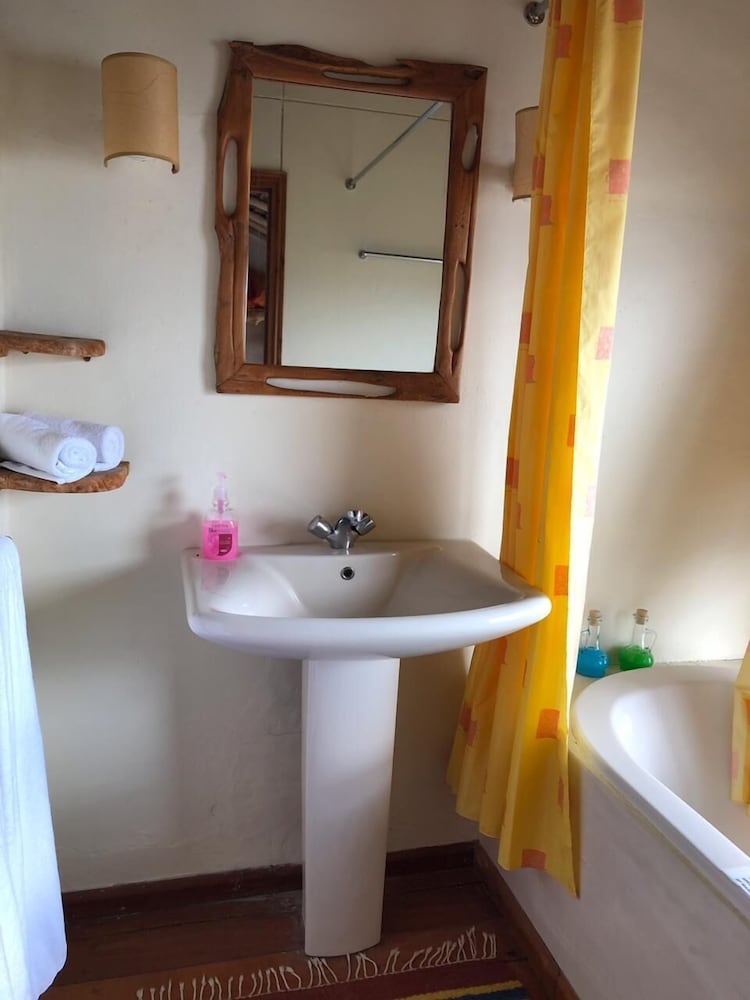 Sunbird Lodge Elementaita 37/39