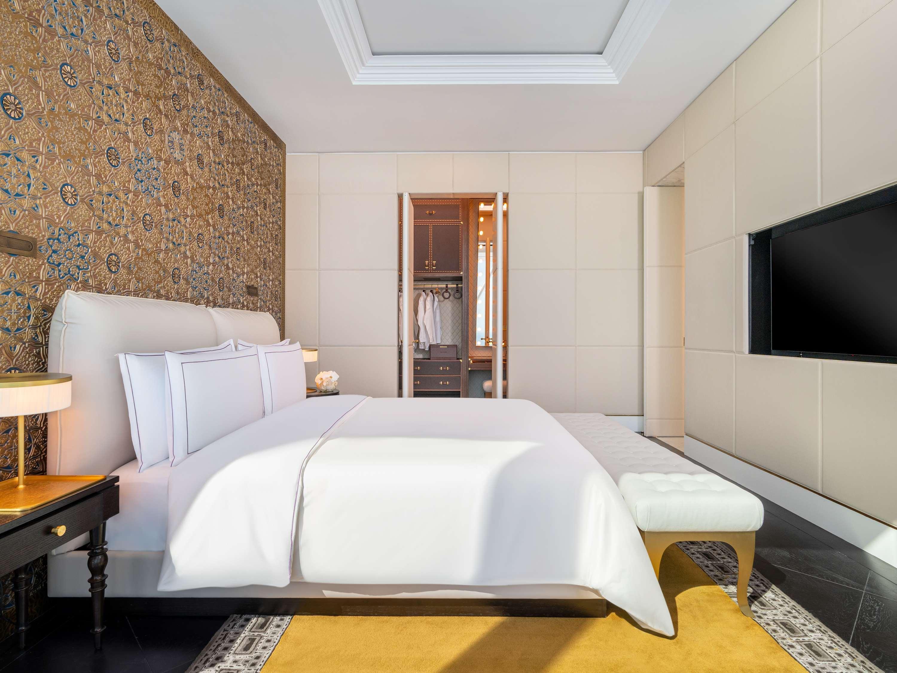 Gulf Signature Suite
