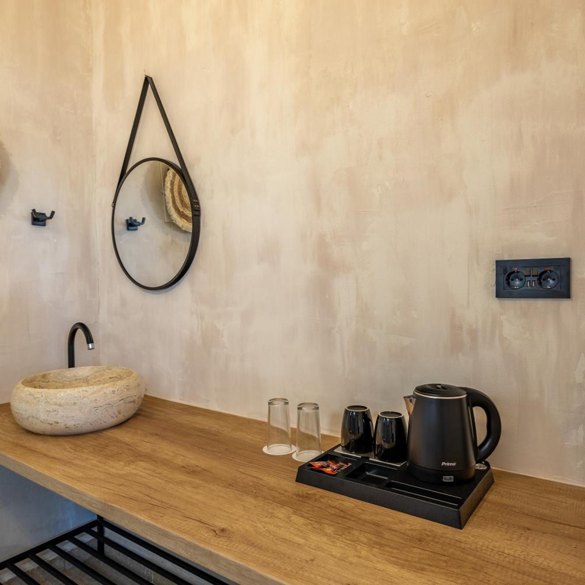 Iviskos – Adults Only 17/22