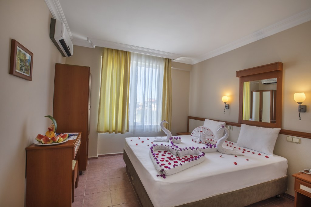 Club Big Blue Suite Hotel 12/50