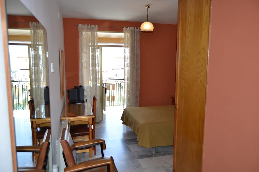 Central Hotel 7/60