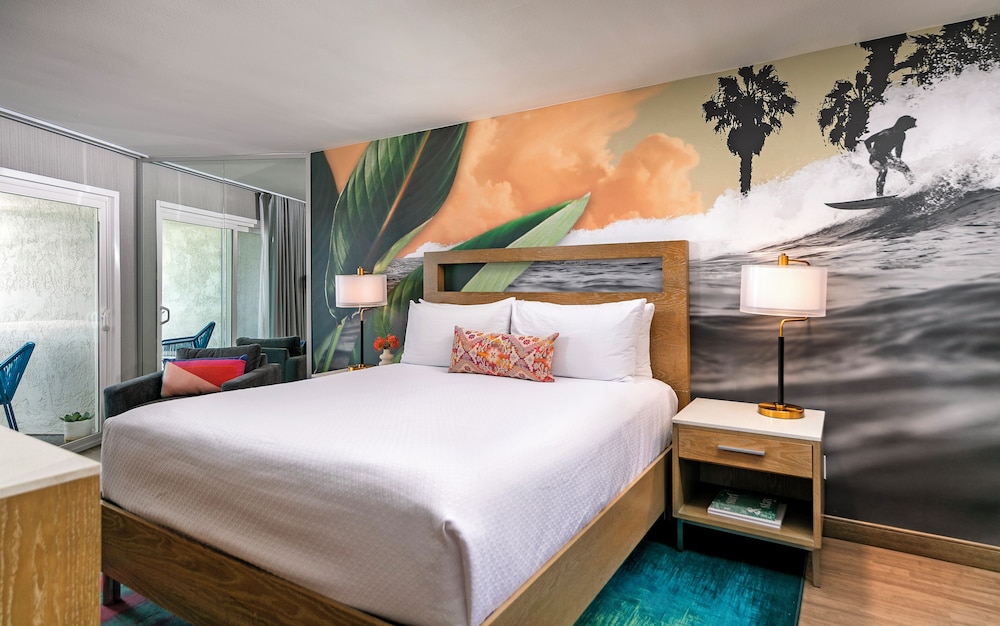 Suite, King Bed, Ocean View, Balcony