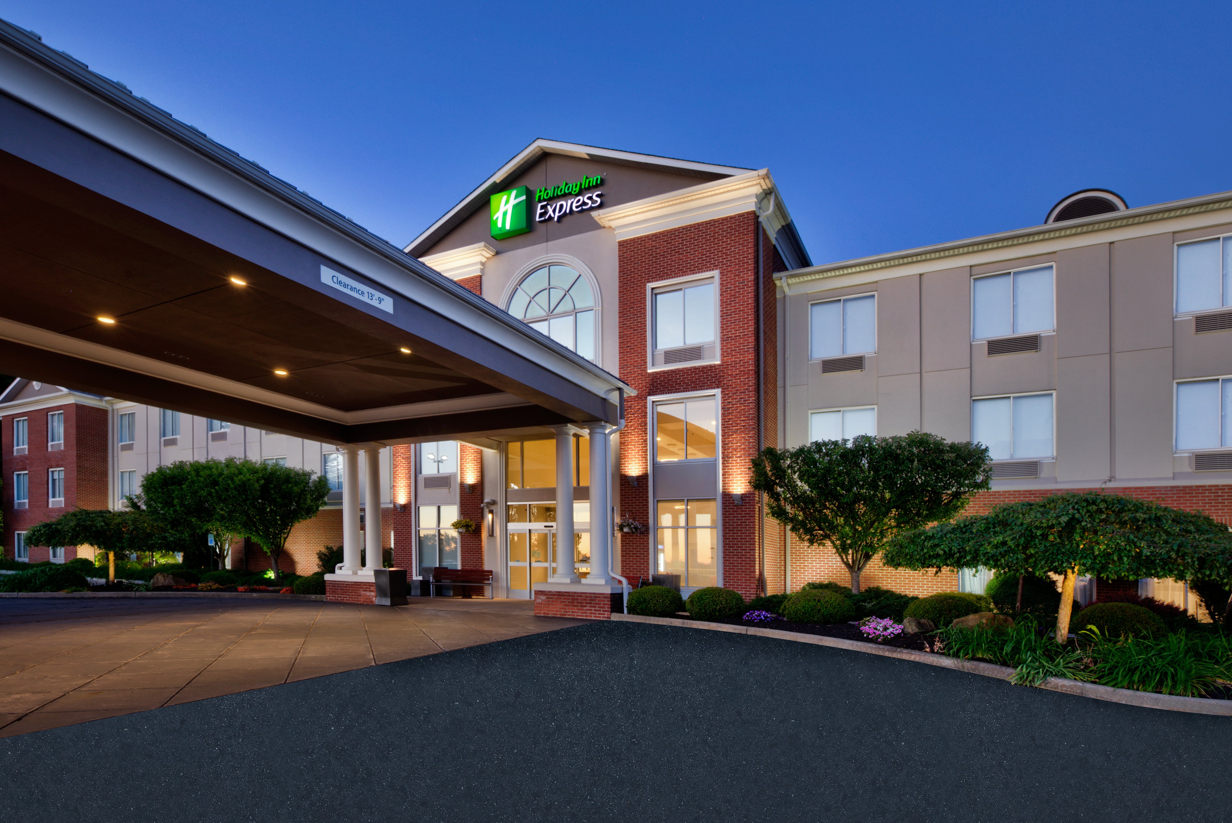 Holiday Inn Express Hotel Suites Youngstown N Warren Niles 75/79