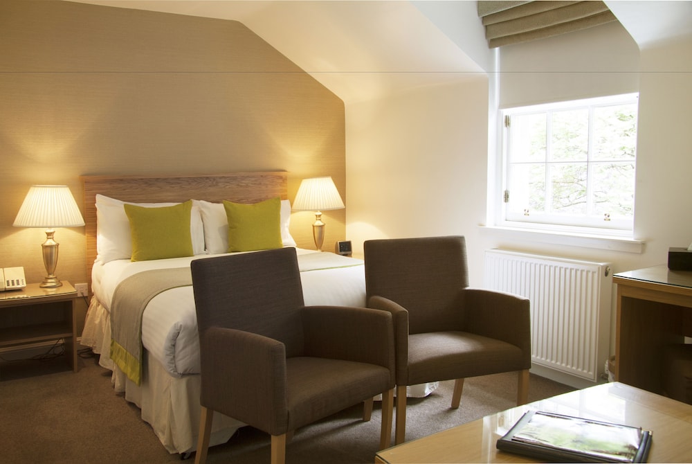 Royal Scots Club Hotel 28/56