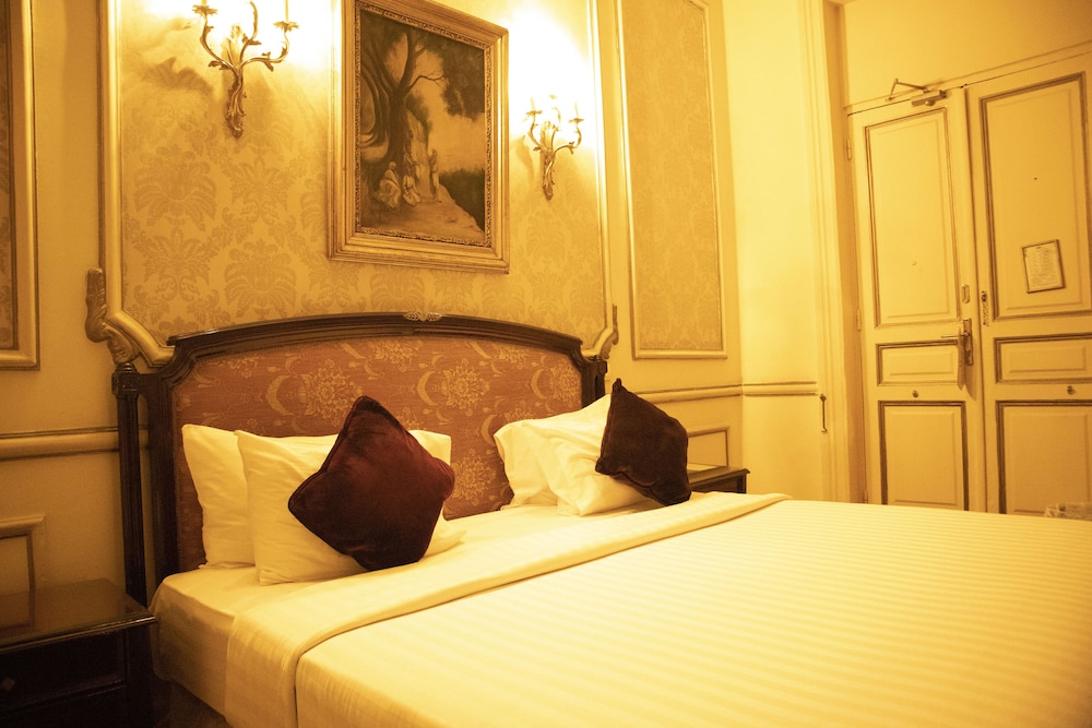 Gold, Deluxe, Twin Beds, Side Sea View