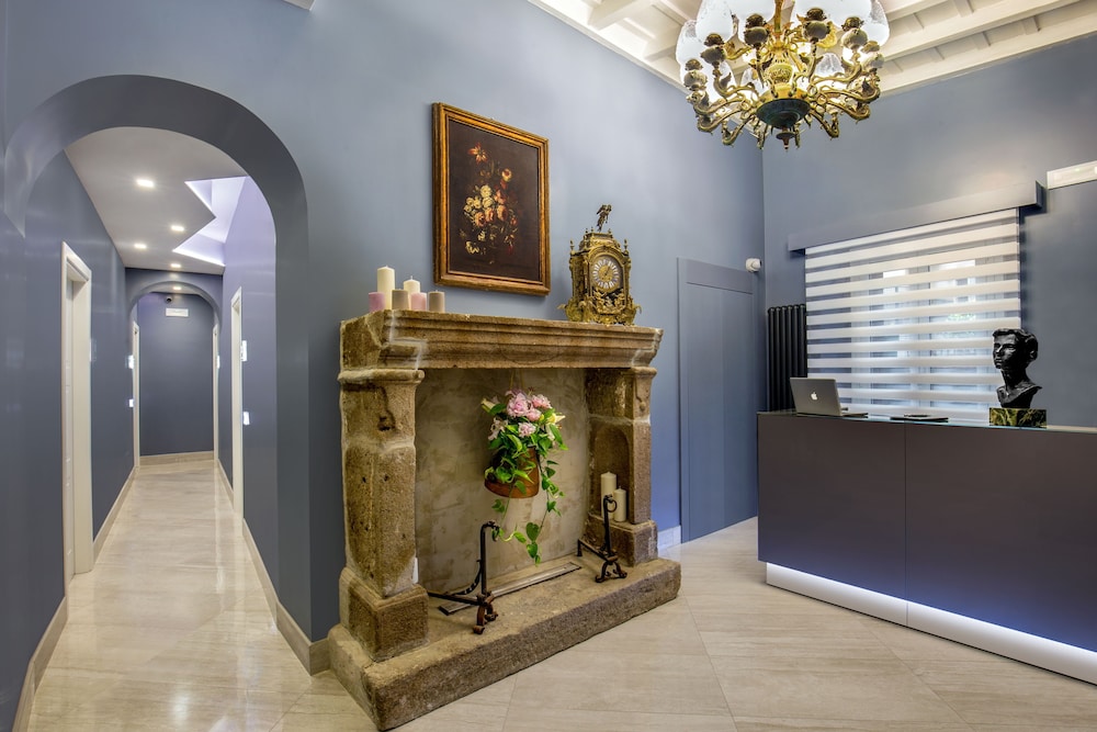 GCF Luxury Suites Guest House 4/70