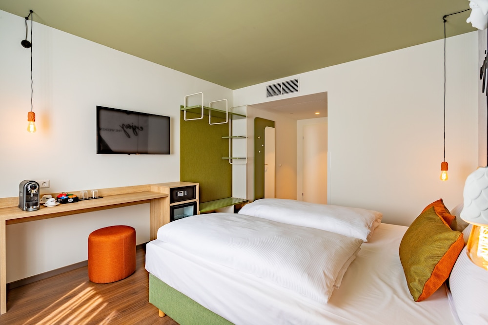 Hotel The Weekend 10/60