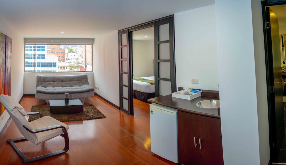 Confort 80 Zona Rosa Hotel 45/70