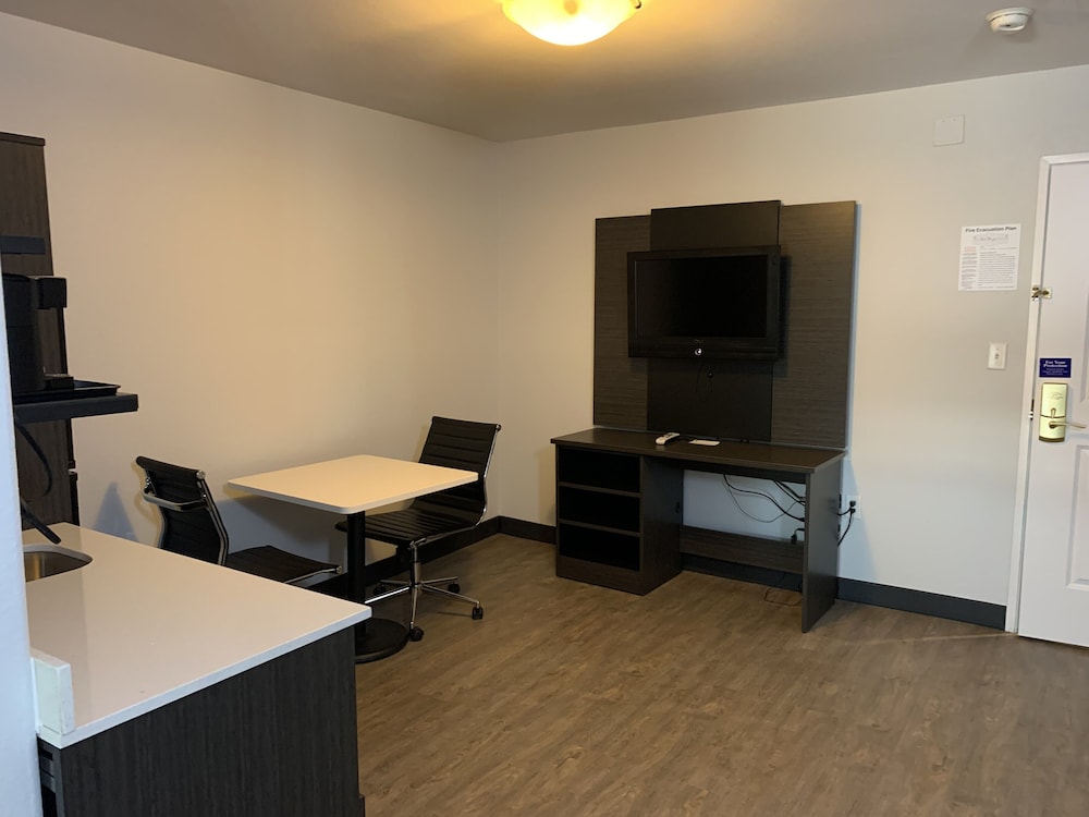 Hawthorn Extended Stay by Wyndham Hobbs 35/50