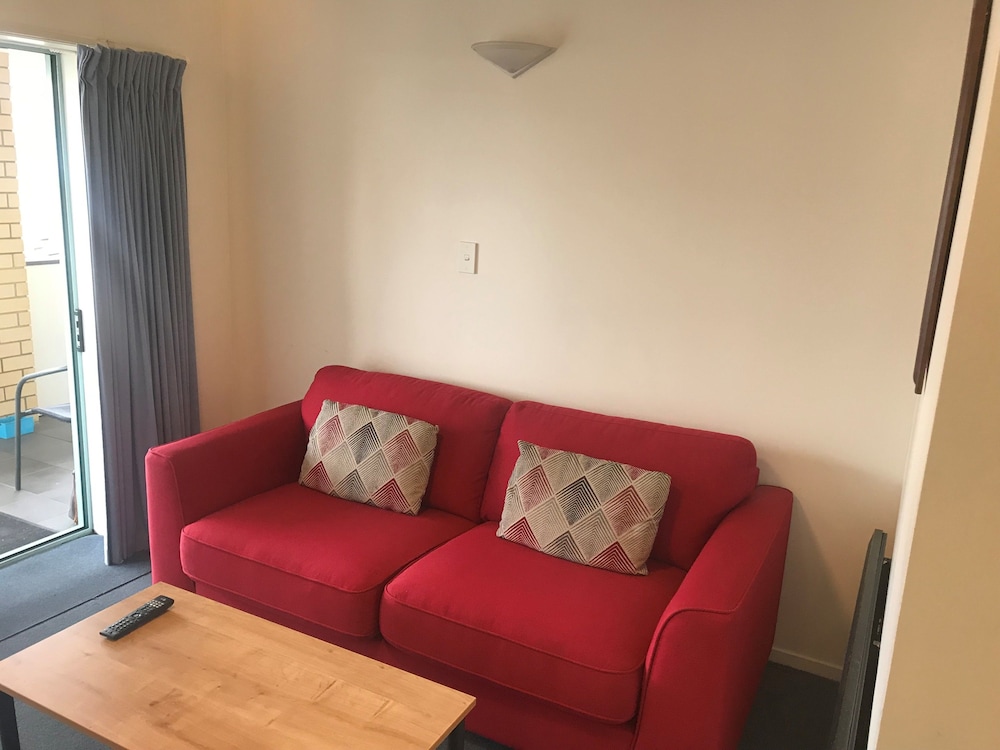 Fenton Court Motel 35/60