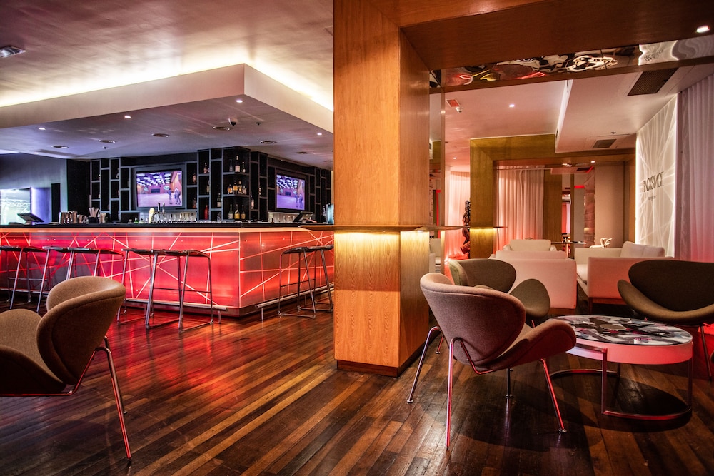 Hennessy Park Hotel 50/71