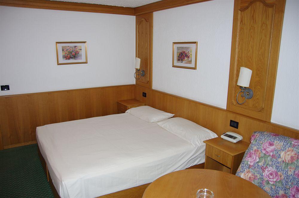 Hotel Intermonti 8/35