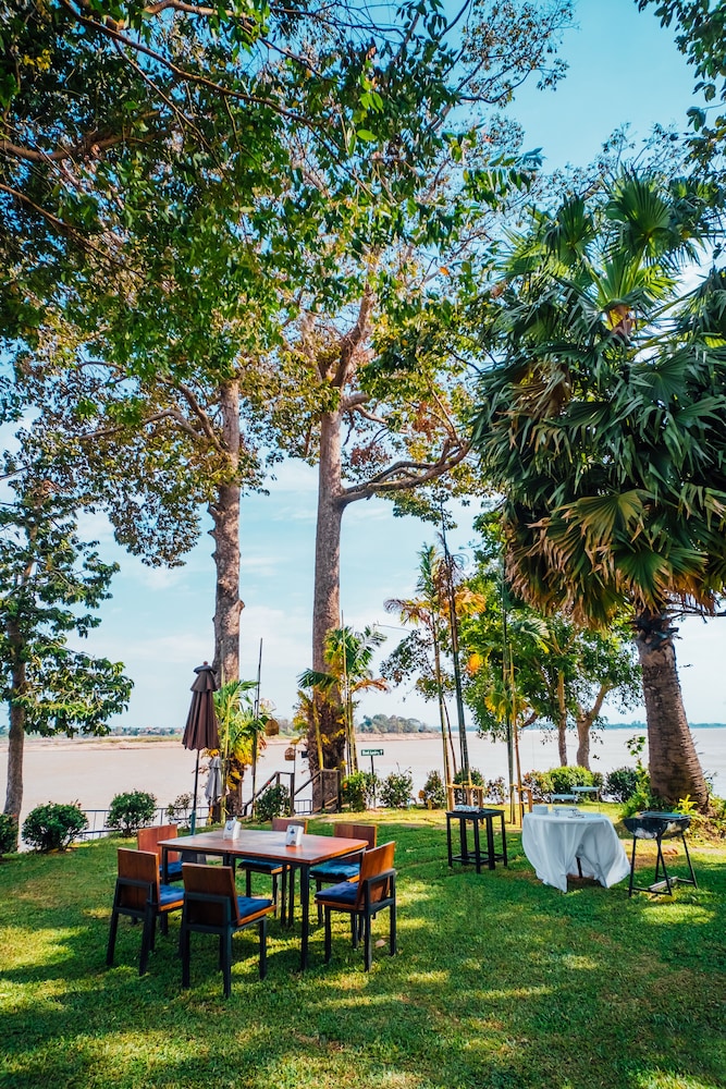The River Resort 32/50