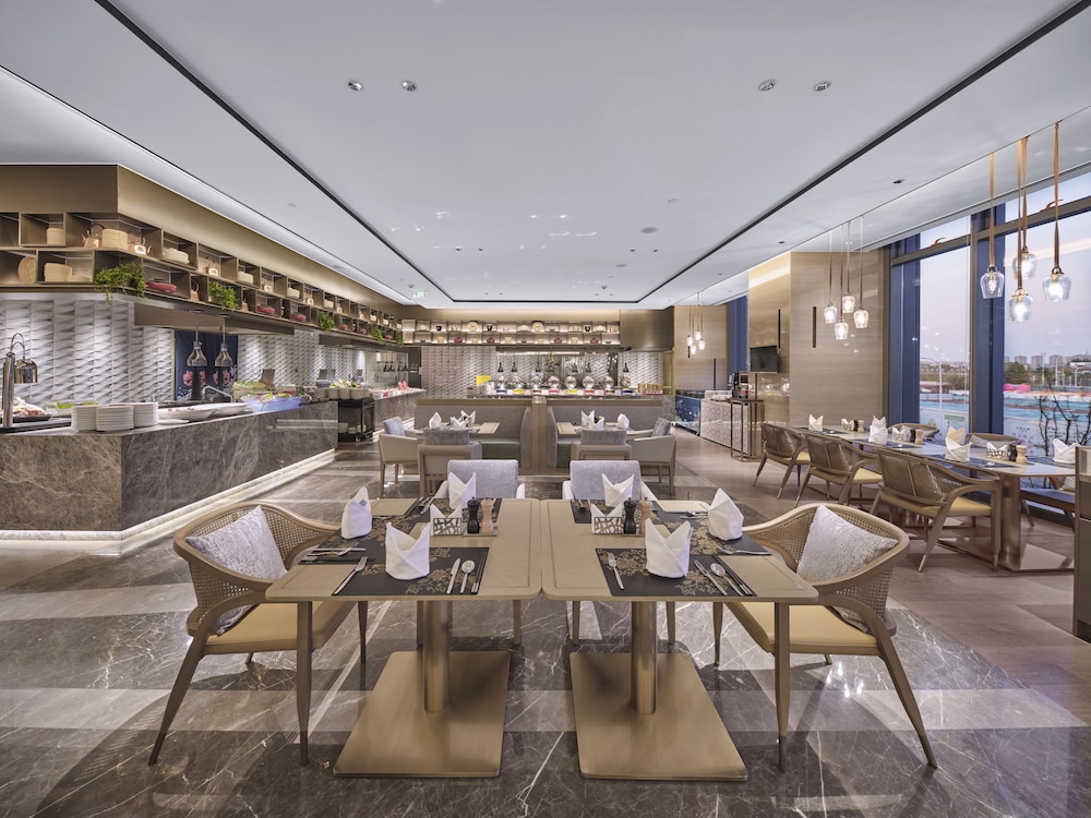 restaurant cafeteria