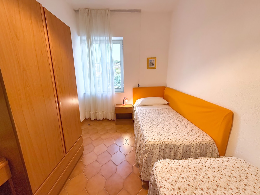 Hotel Villa Mena 30/50
