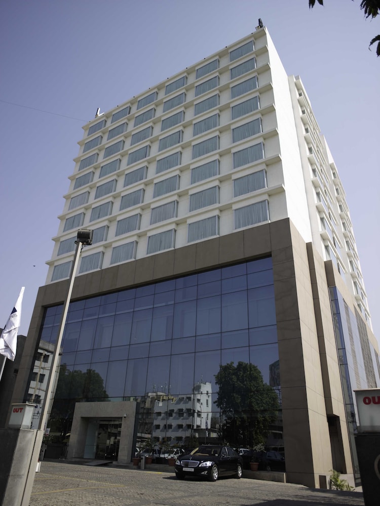 Welcomhotel by ITC Hotels, Ashram Road, Ahmedabad 1/71