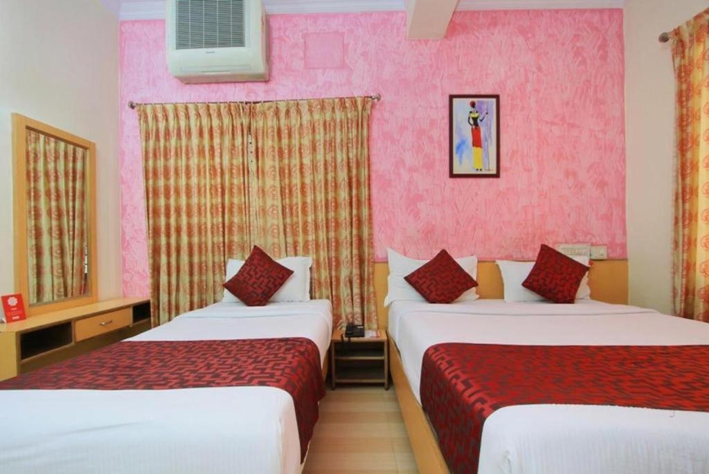 Hotel Pearl Inn 19/24