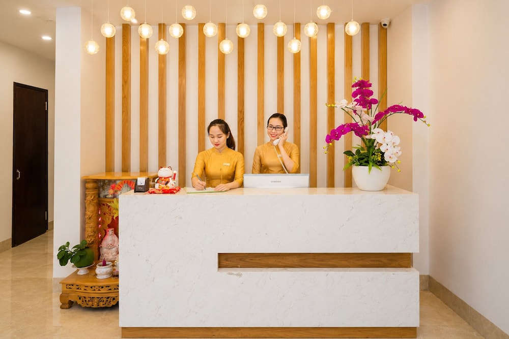 Raon Danang Beach Hotel 8/73