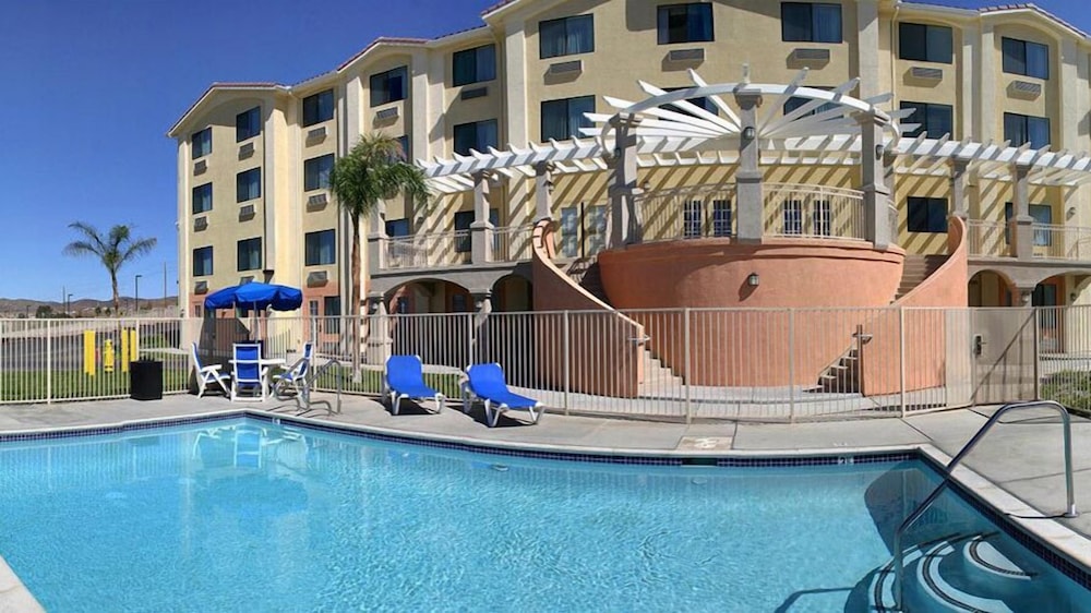 Best Western Plus Lake Elsinore Inn & Suites 6/53