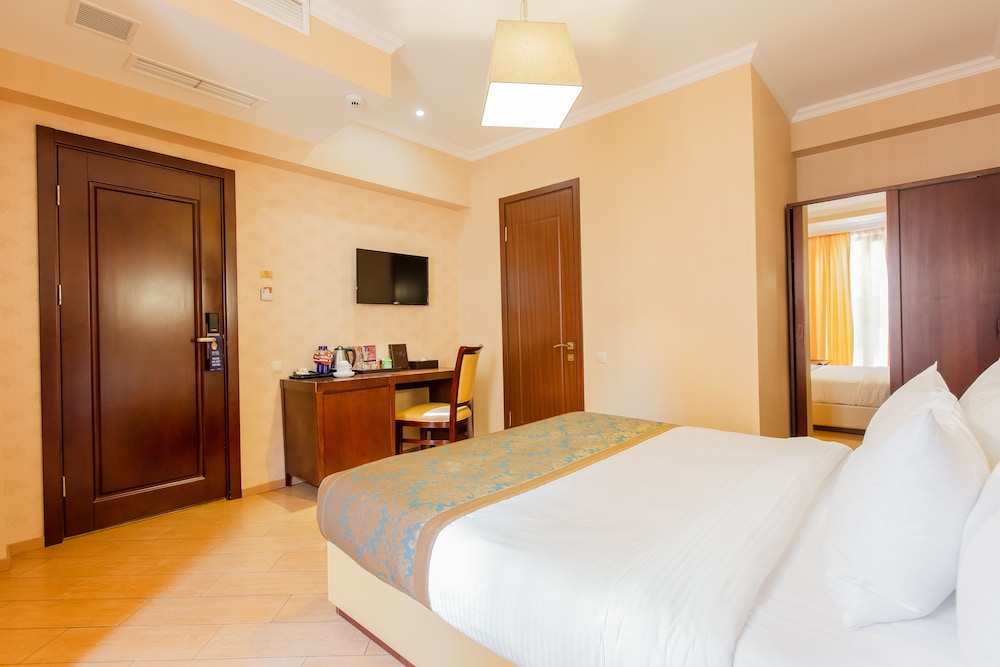 KMM Hotel Tbilisi 24/65